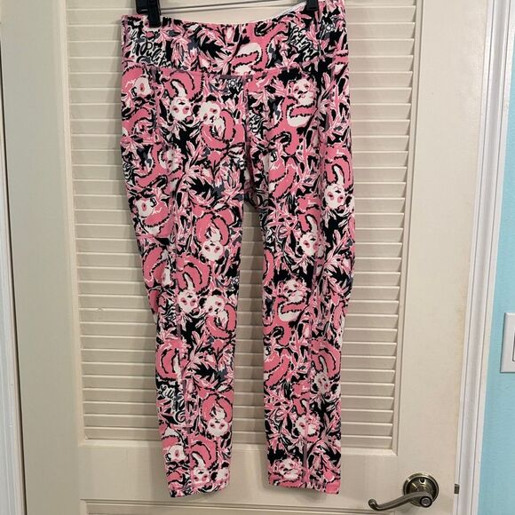 Lilly Pulitzer Luxletic Weekender Crop Leggings Hanging With My Boo Pandas Large - Picture 2 of 5